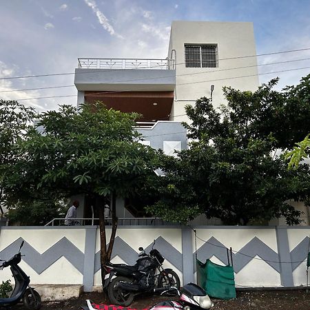Vatavriksha Guest House,Akkalkot Akalkot エクステリア 写真