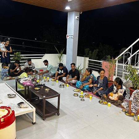 Vatavriksha Guest House,Akkalkot Akalkot エクステリア 写真