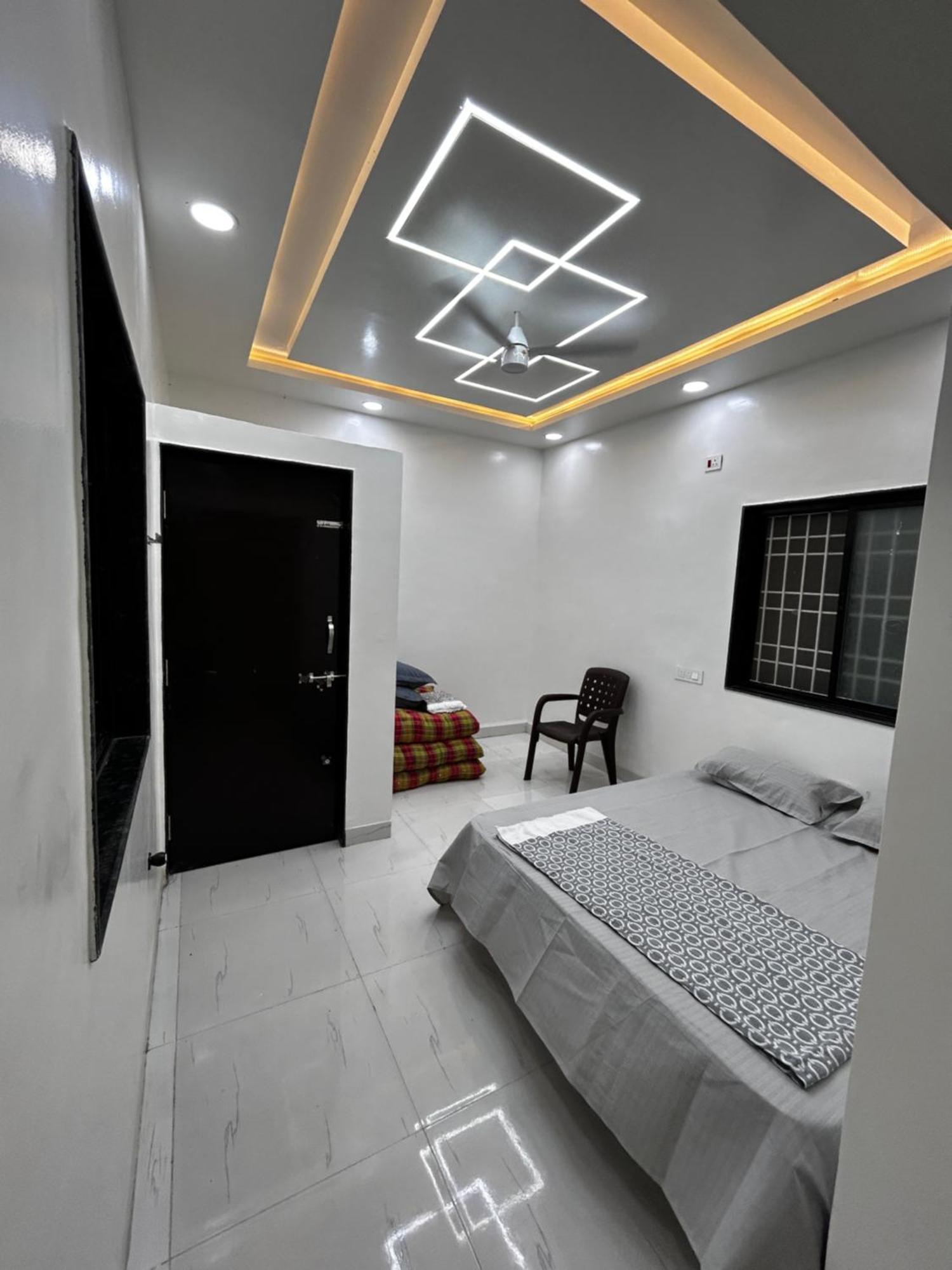 Vatavriksha Guest House,Akkalkot Akalkot エクステリア 写真