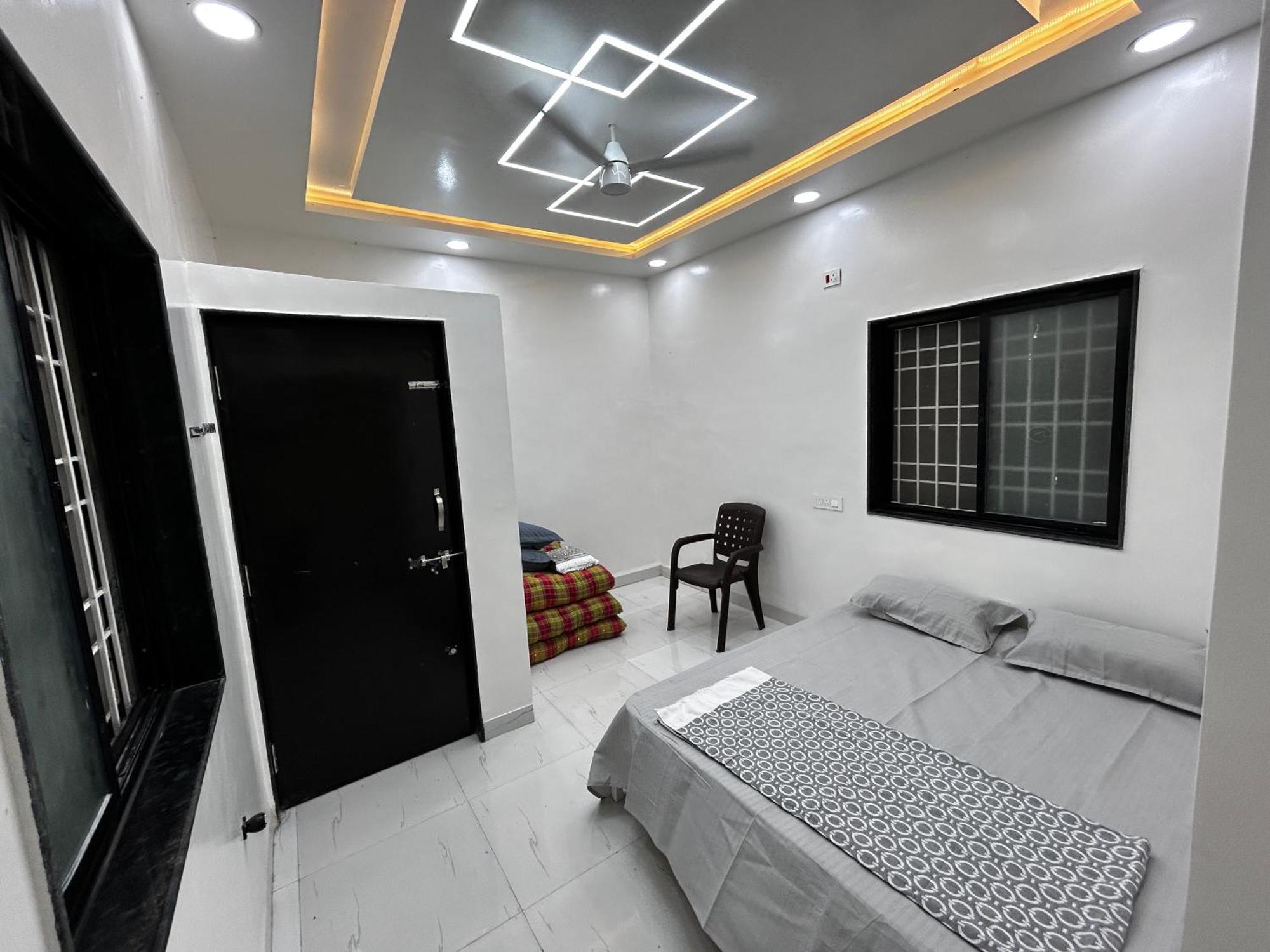 Vatavriksha Guest House,Akkalkot Akalkot エクステリア 写真