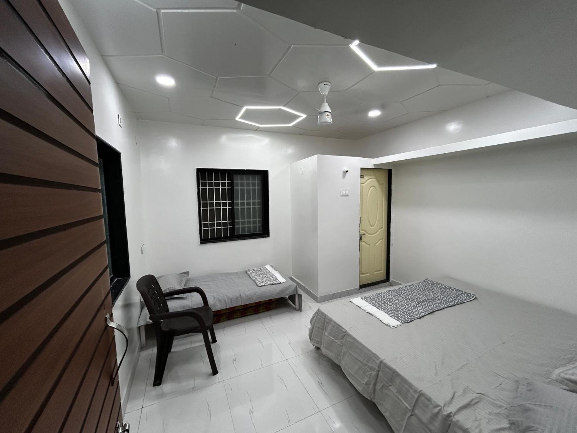 Vatavriksha Guest House,Akkalkot Akalkot エクステリア 写真