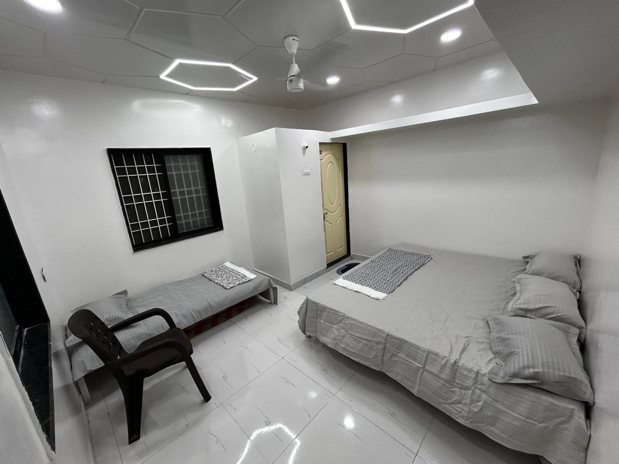 Vatavriksha Guest House,Akkalkot Akalkot エクステリア 写真