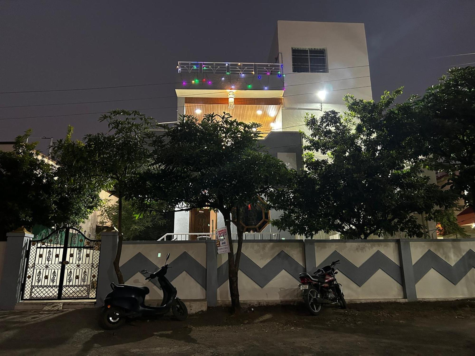 Vatavriksha Guest House,Akkalkot Akalkot エクステリア 写真